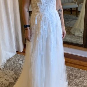 Willowy Brides Geranium Dress Size 2, NWT